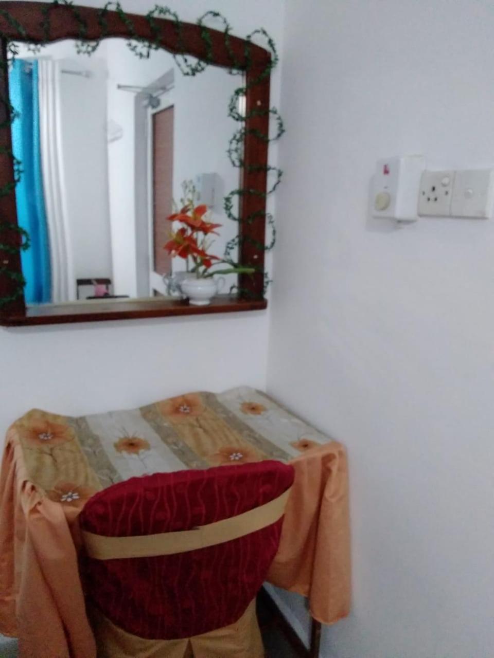 Rock Cascade Tourist Home & Cookery School Polonnaruwa Ruang foto