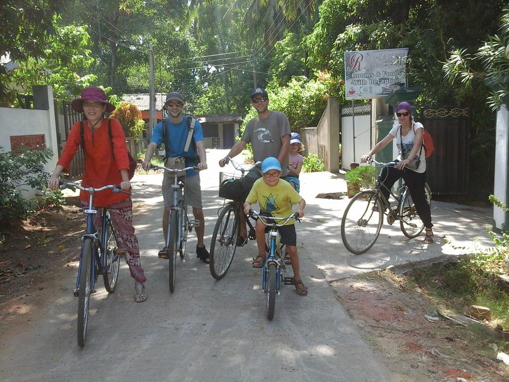 Rock Cascade Tourist Home & Cookery School Polonnaruwa Bagian luar foto